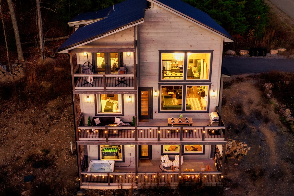 Hilltop cabin retreat with sweeping views. Your private escape above it all.