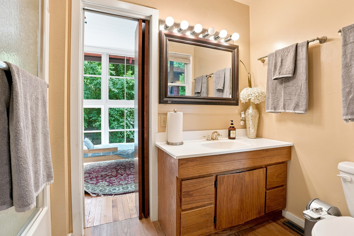 Full Bathroom 2 with Shower