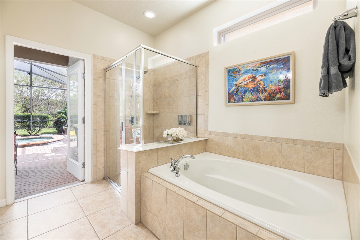 Twin Palms Villa: Bathroom 1