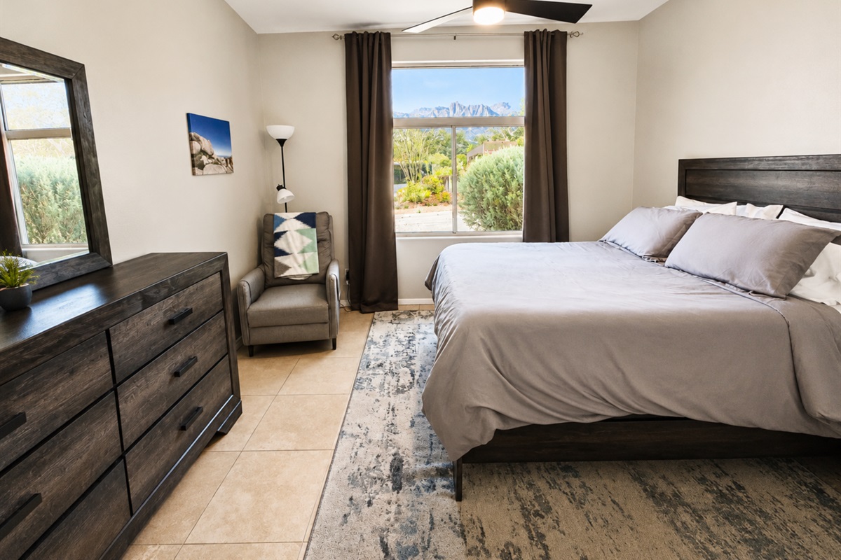 Queen bed, recliner, dresser and amazing mountain views.