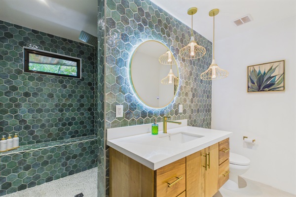 Bedroom 3 en suite beautiful brand new bathroom.  Huge shower and custom locally made vanity. 