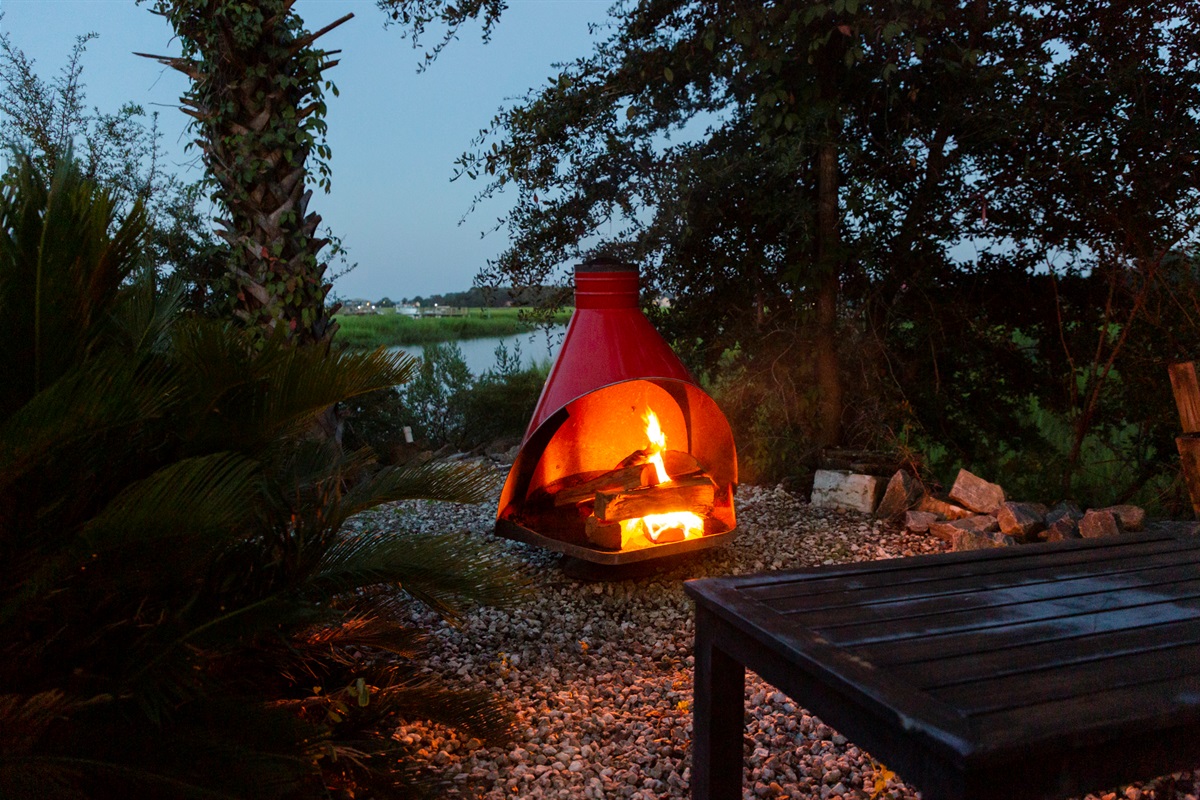 The perfect spot for s’mores, storytelling, and unforgettable nights by the river.