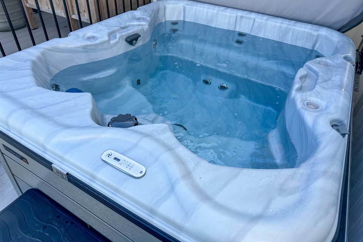Brand new hot tub just added!
