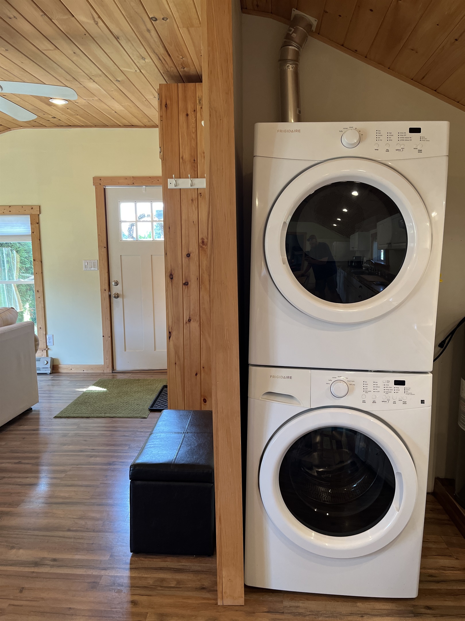 Stackable washer/dryer