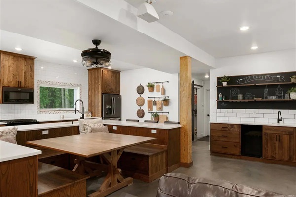 Main Floor Kitchen #1