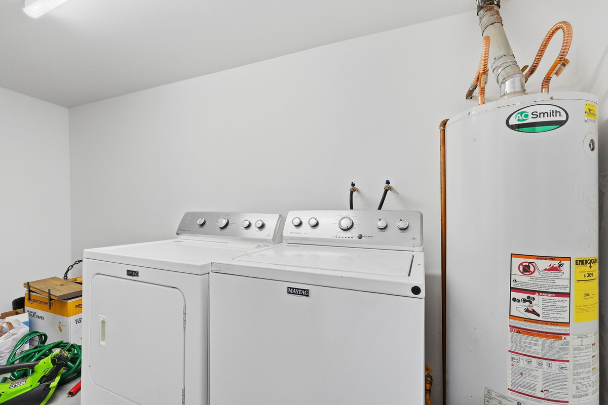 Convenience:  Washer & Dryer in the unit.