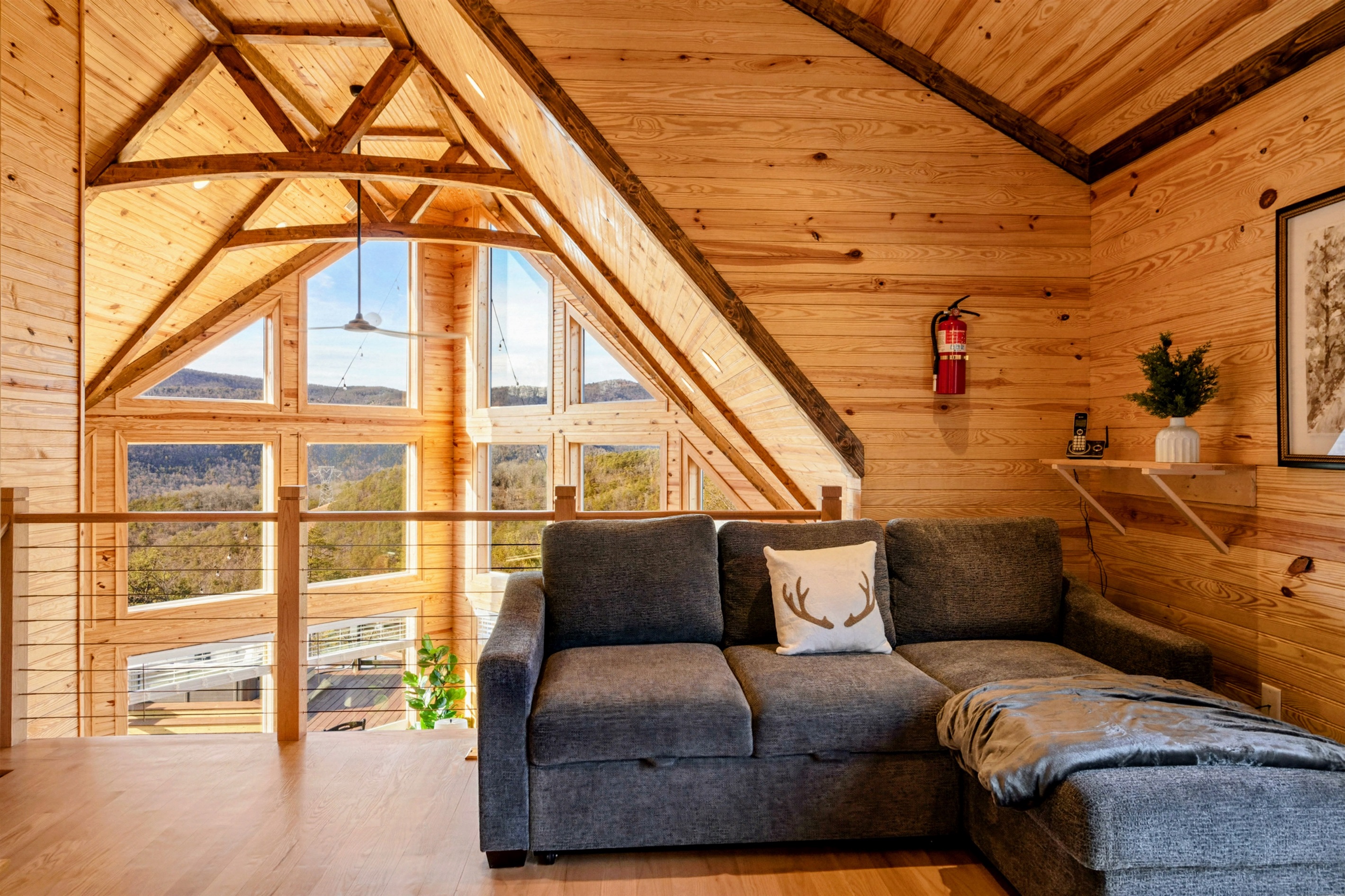 Loft Lounge – Settle into the loft’s comfy seating and savor sweeping views of the mountains and sky.