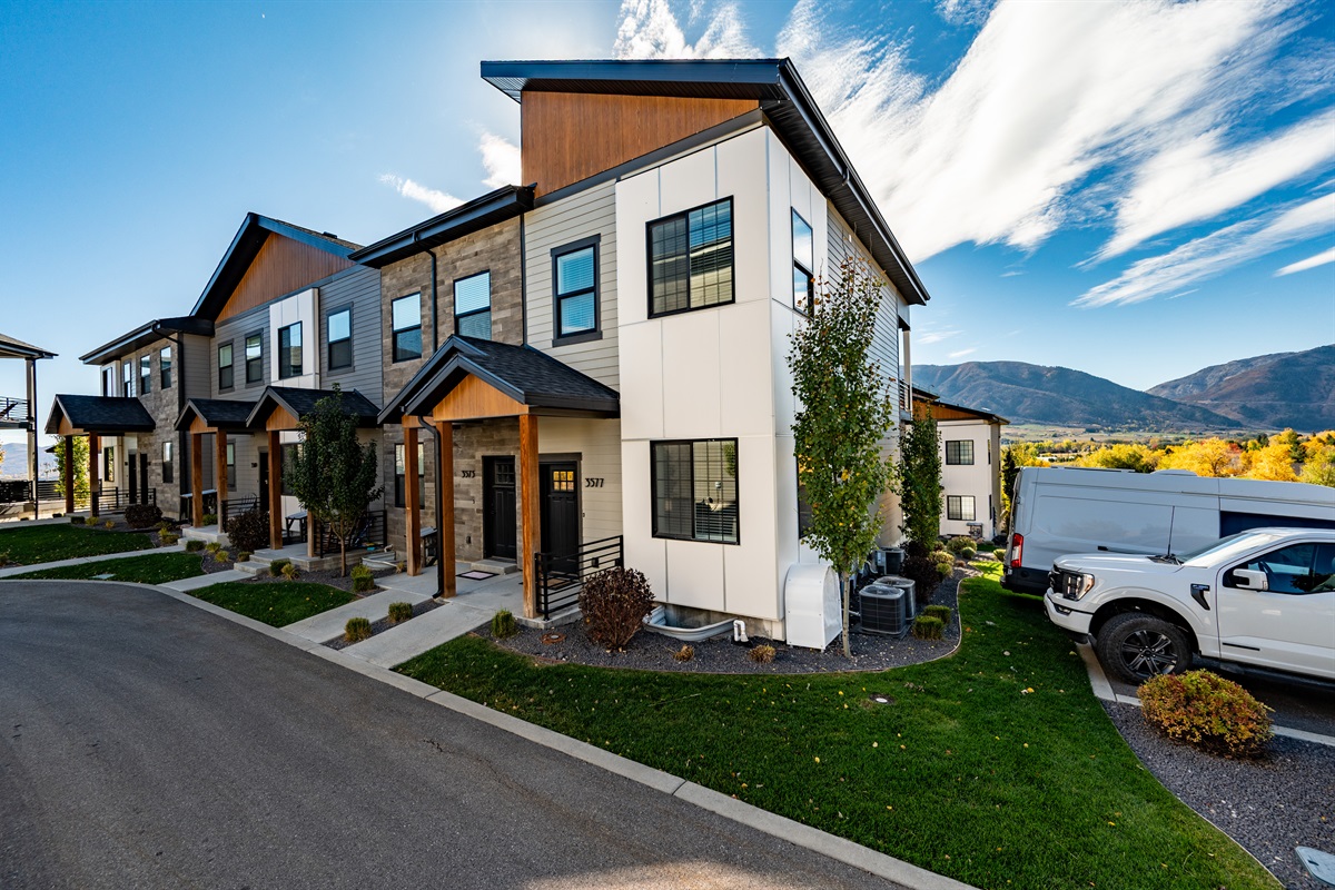 End unit of Gone Ski Inn with modern mountain architecture.
