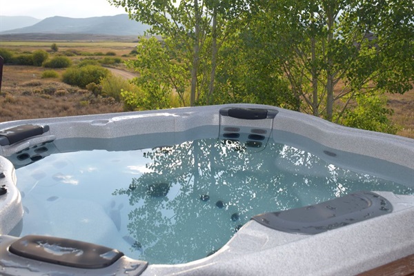 Private 7 person Hot Tub