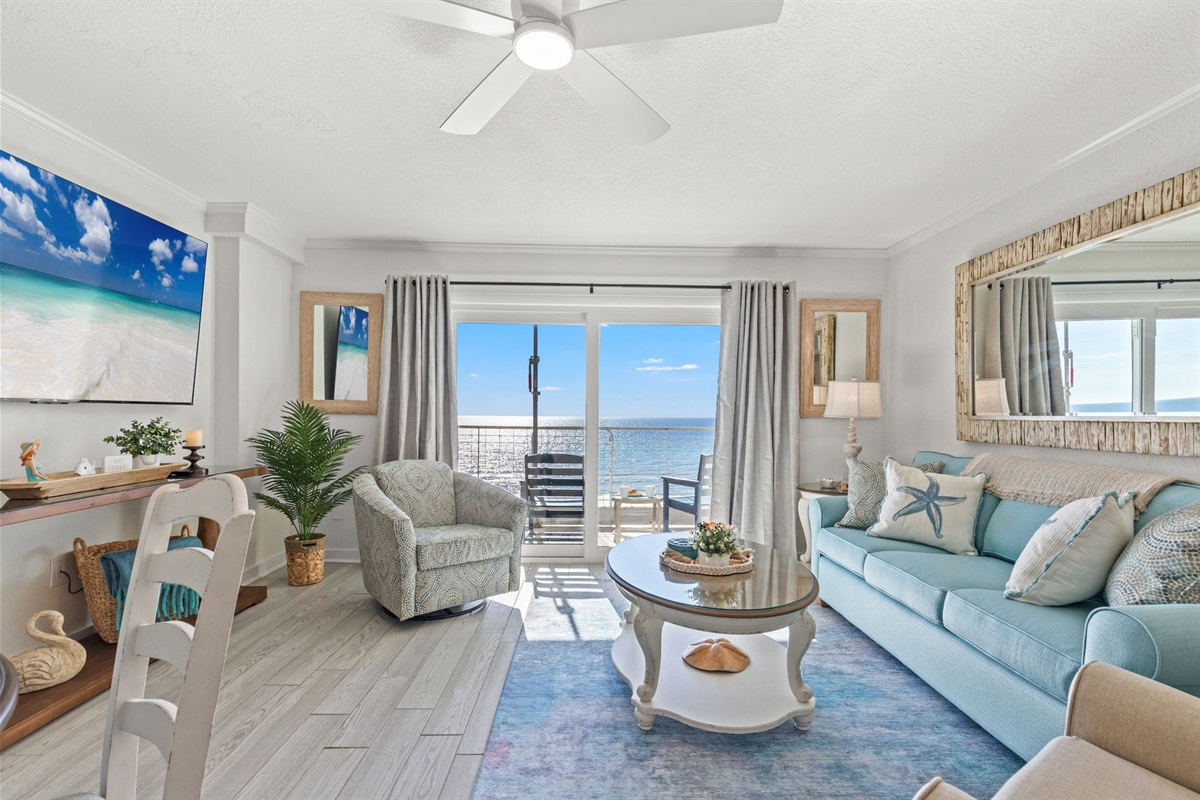 Step right out to the wraparound balcony and take in a breathtaking, wide-open Gulf view—so close and so endless, it truly feels like you’re sitting on top of the ocean.
