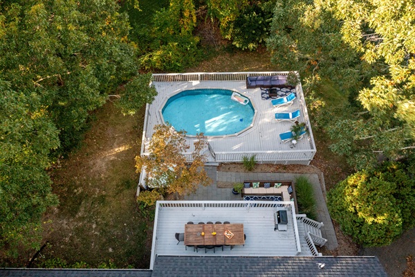 With a stunning swimming pool and soothing hot tub, this is the perfect house to unwind and enjoy life.