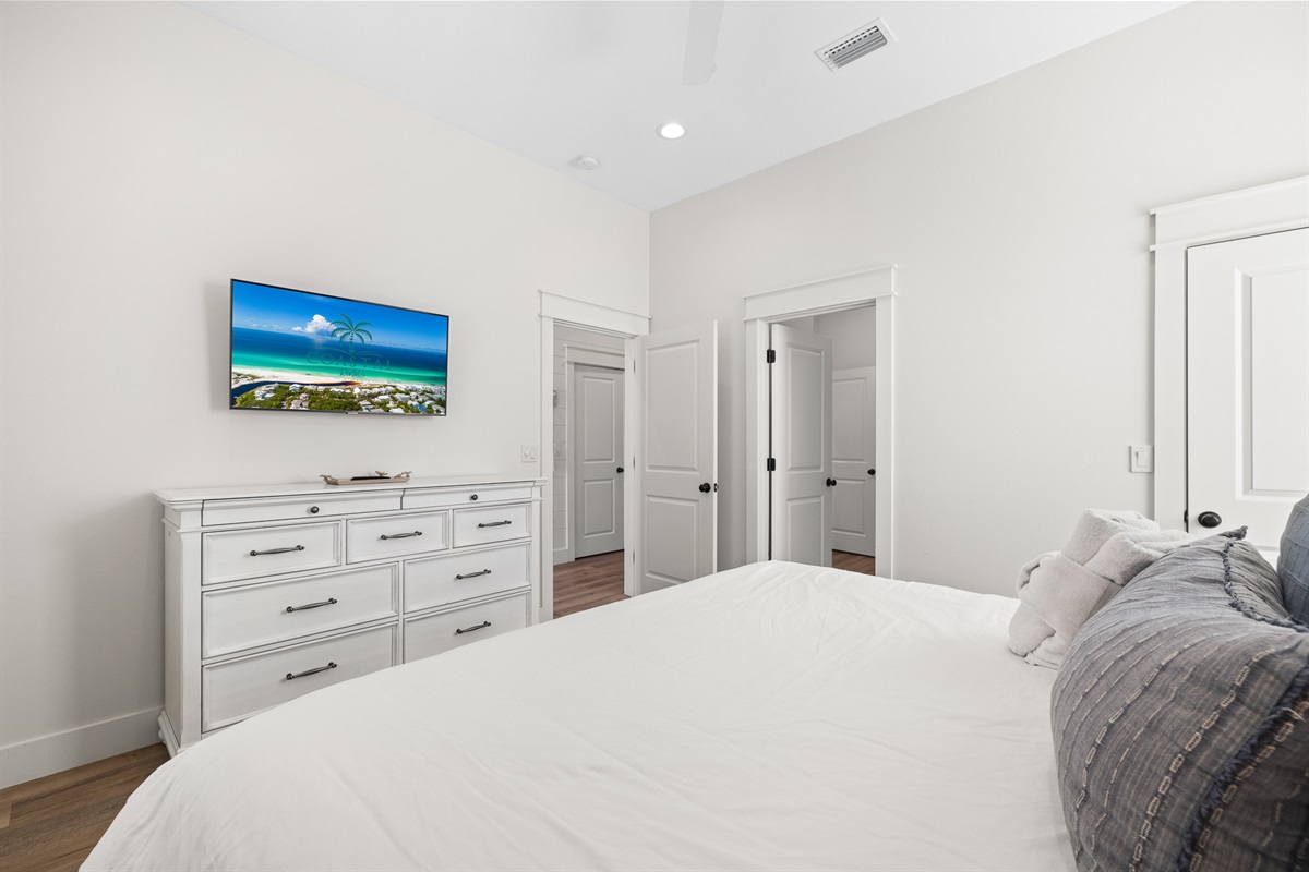 1st floor bedroom 1 has smart tv and ensuite bathroom