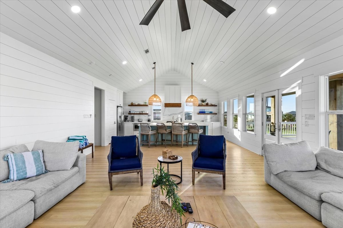 aa0a622532bc4118a5f7986ec1e9ae6e Large | Beachhouse | Texas | TX | Vacation Homes | Galveston | Crystal Beach | Kokomo | Breezy Days | Beachfront Elegance | Sunrise Serenity | Southern Sands Property Management, LLC