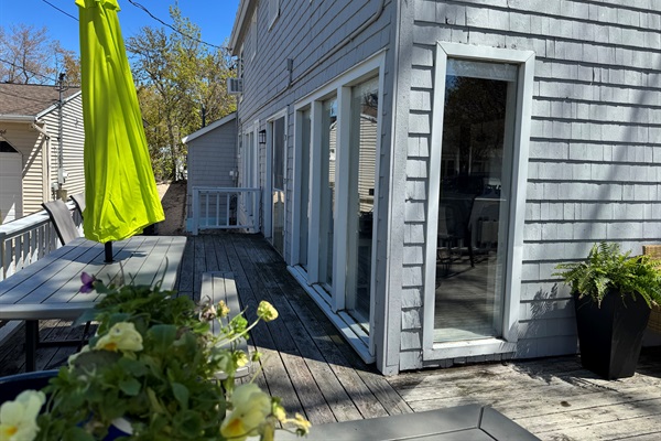 Deck with Outdoor Seating