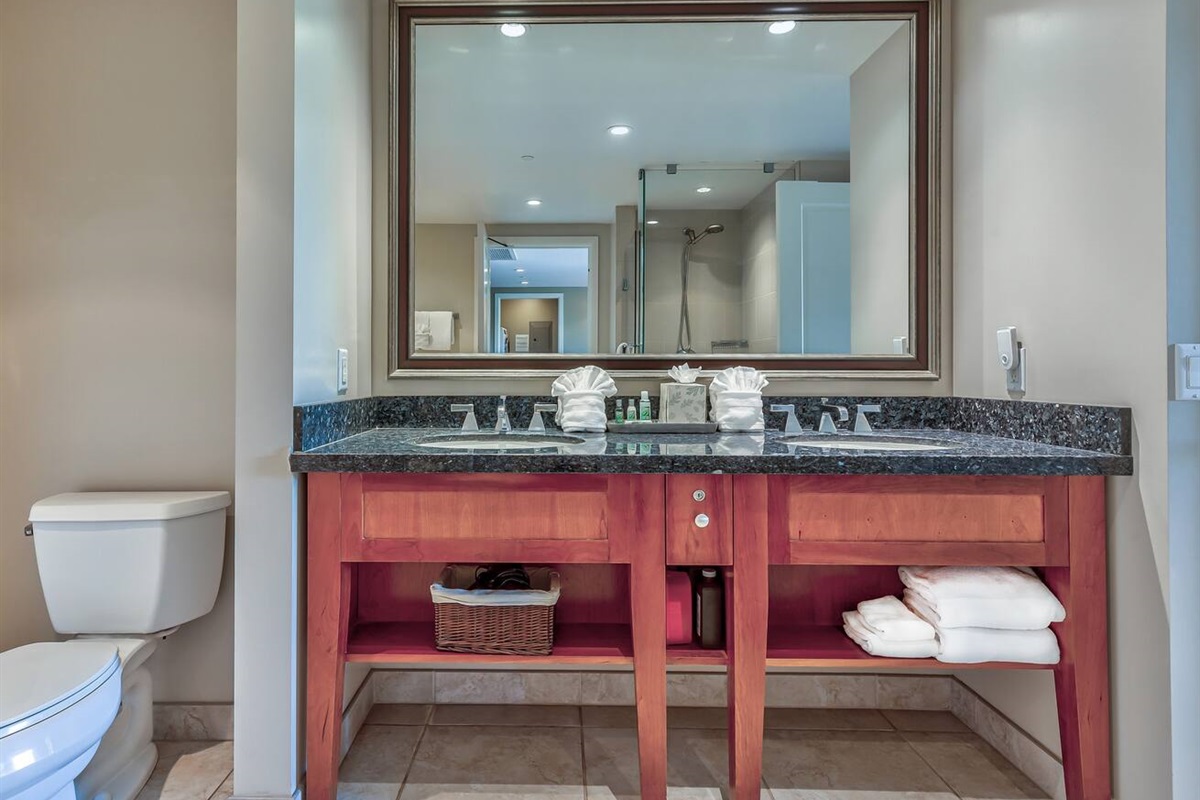 Bathroom with Tub and separate shower