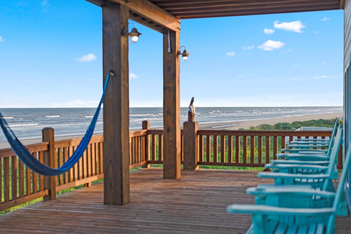 aa154c5012744bbd8d1465e41d786fed Large | Beachhouse | Texas | TX | Vacation Homes | Galveston | Crystal Beach | Kokomo | Breezy Days | Beachfront Elegance | Sunrise Serenity | Southern Sands Property Management, LLC