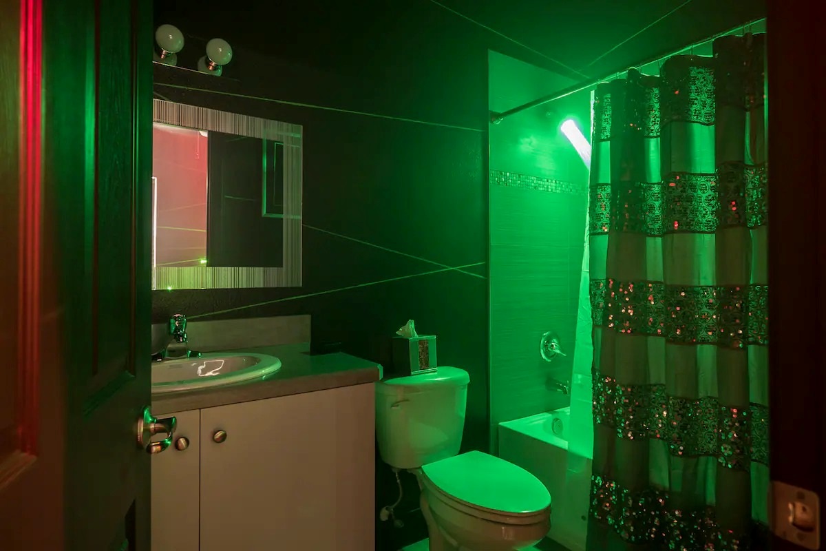 Laser maze themed bathroom at Clermont estate