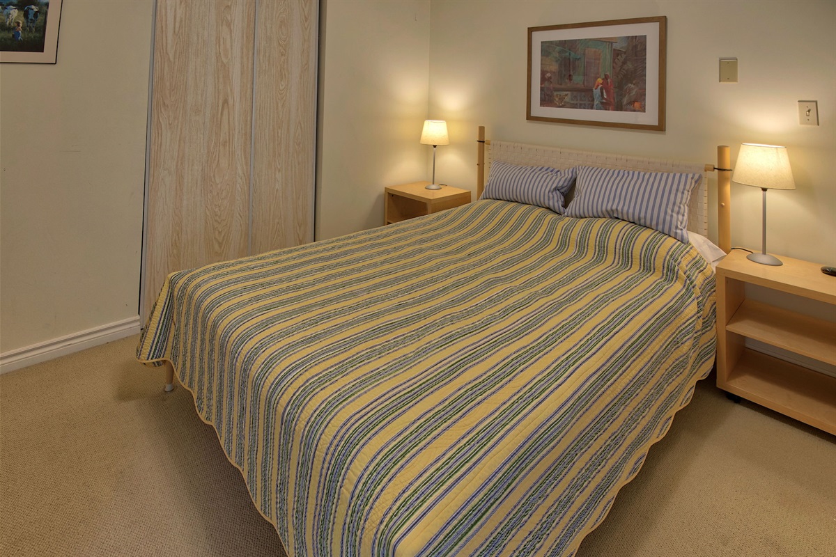 aa213ac814a442f38fb2726f5717479c Large