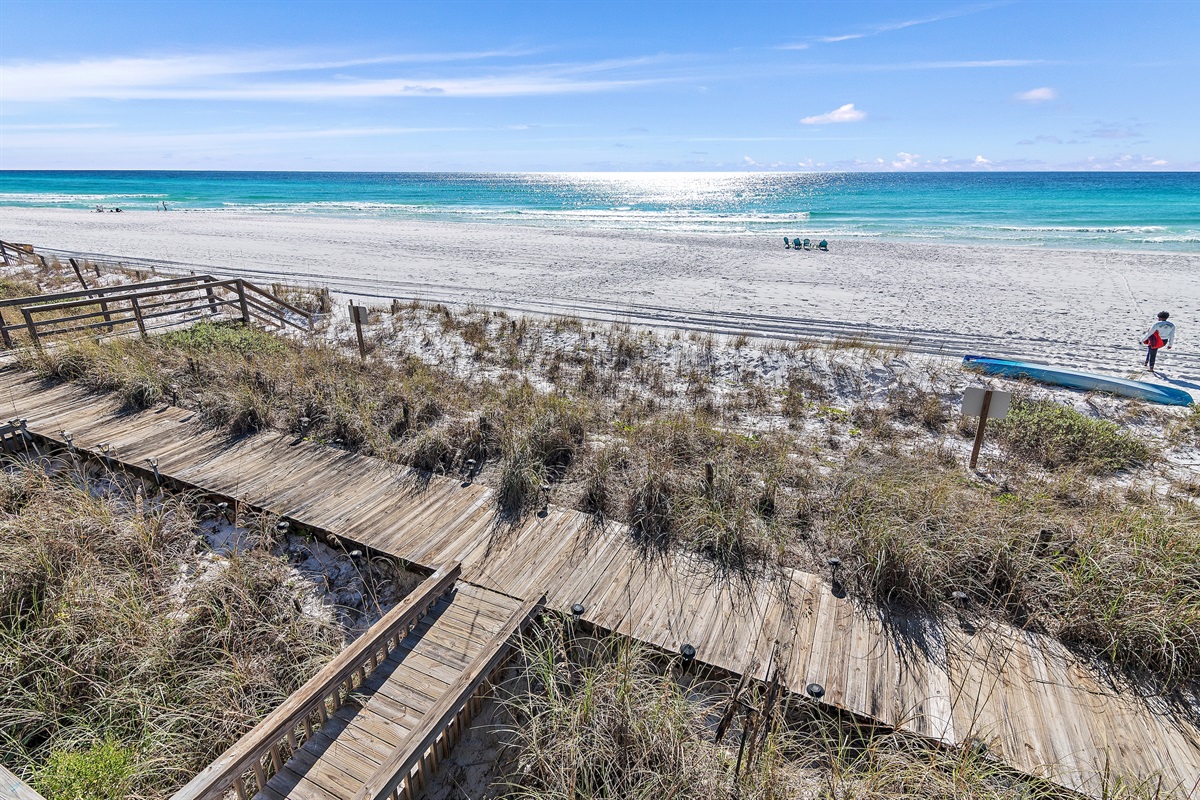 Welcome to Costa Del Sol with Gulf Views Galore and your very own Private Beach!