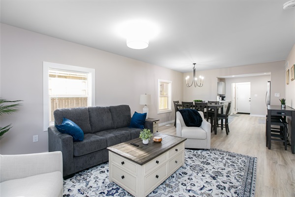 Cozy 2-Bedroom Home Near Notre Dame - Perfect for Game Day Stays, photo 7
