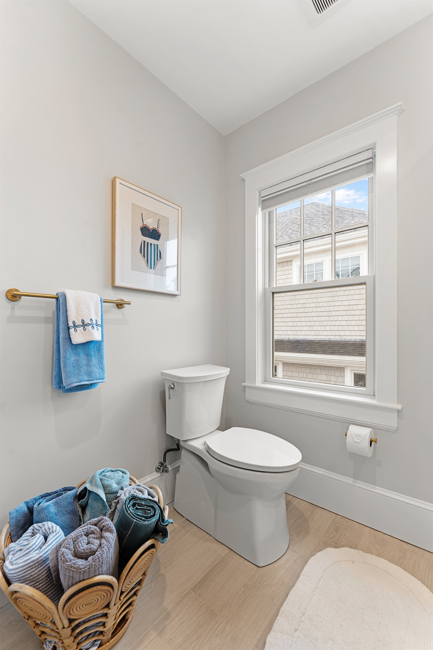 Towels and amenities provided to ensure a comfortable, convenient stay.