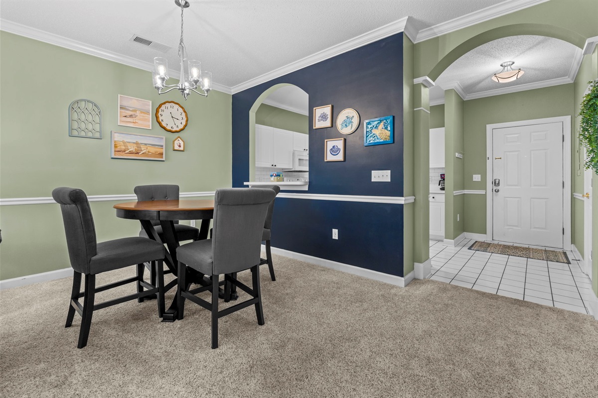 Dining Area with seating for 4