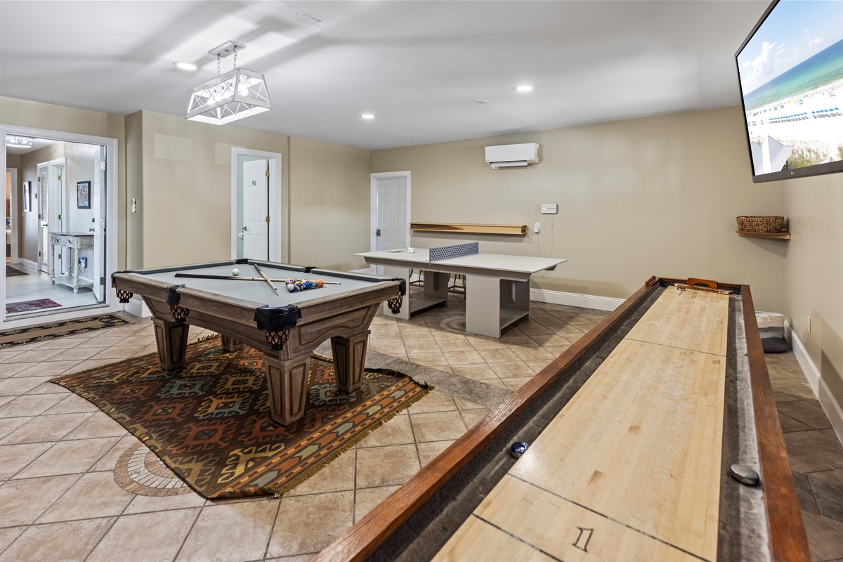 Game Room (1st Floor)