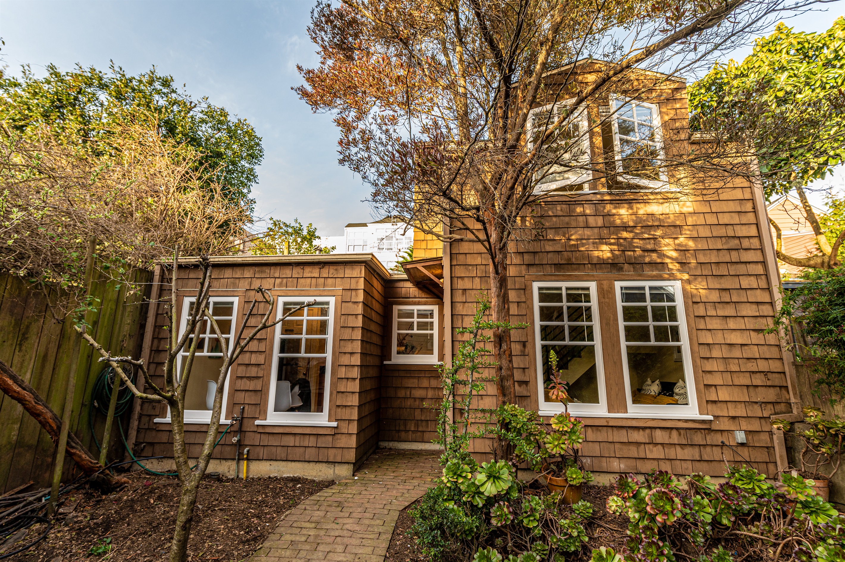 Cozy 1br Cottage: Quiet, Stocked, Pet-Friendly