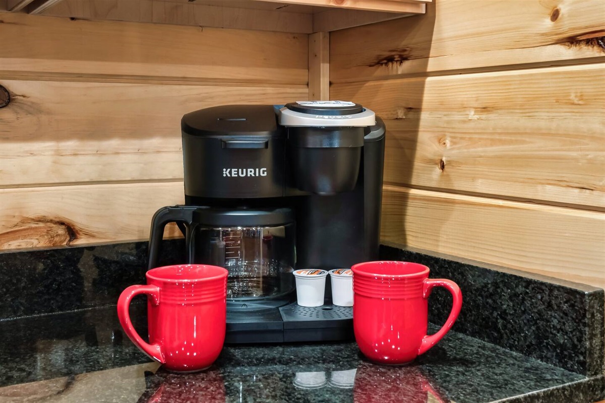 Double Keurig coffee pot suitable for pods and a full pot