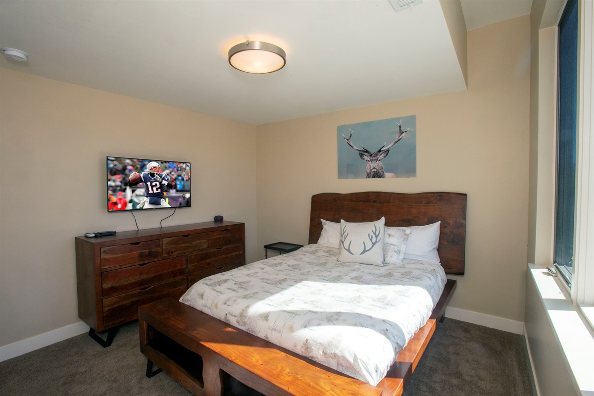 Comfortable guest bedroom with inviting décor and restful ambiance.