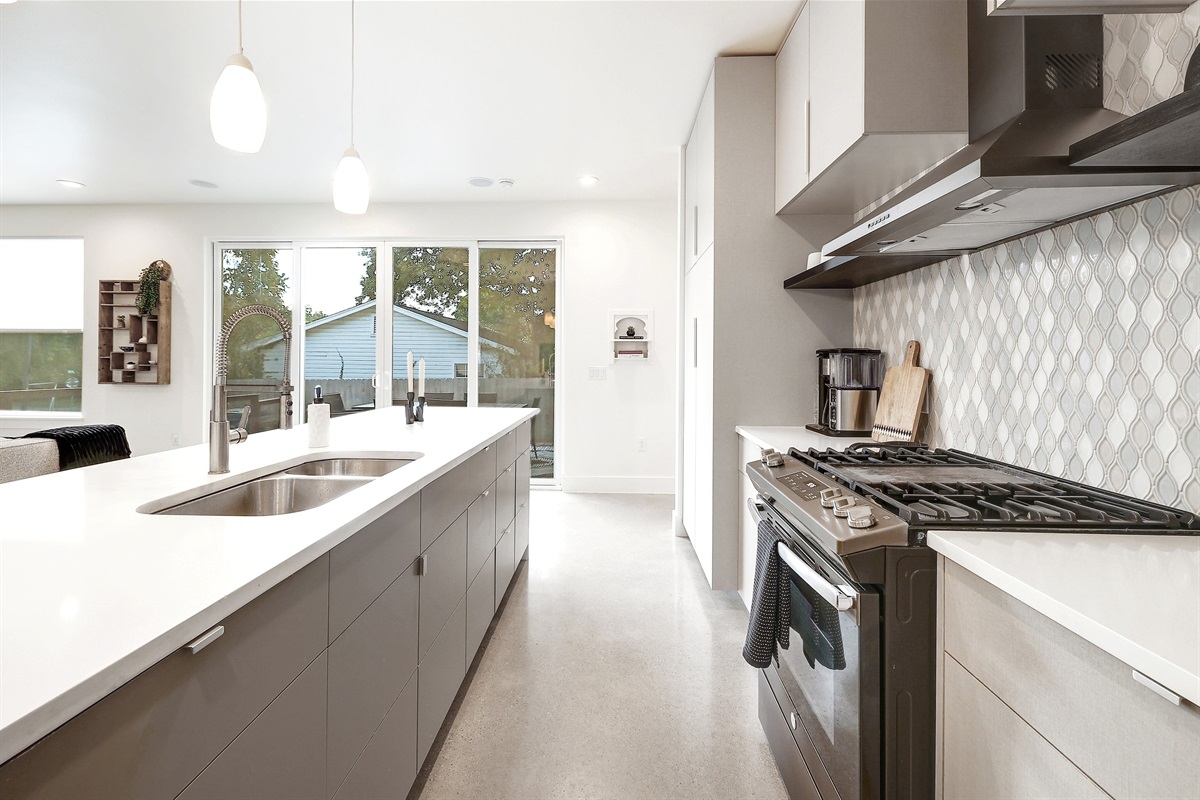 Fully equipped kitchen space