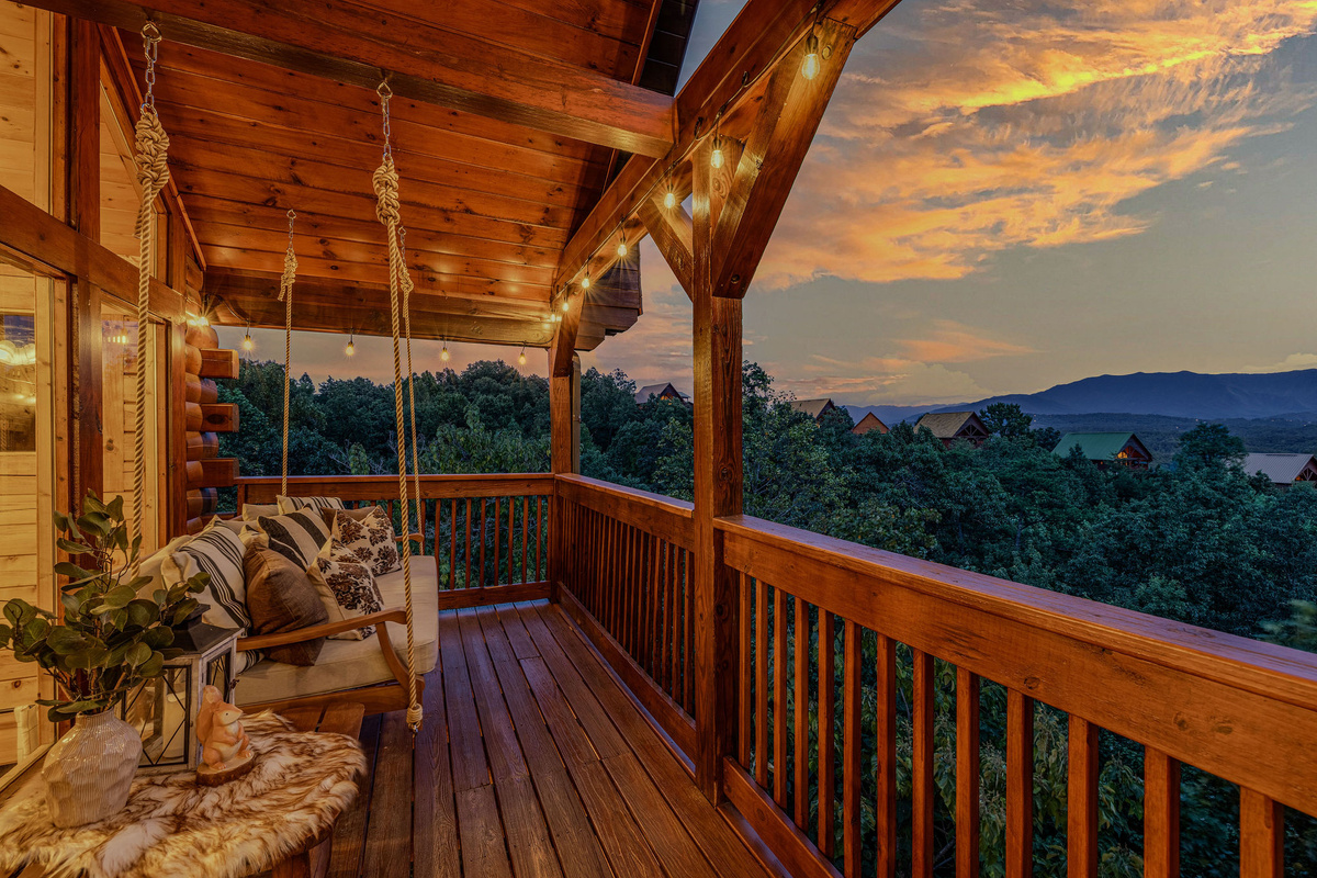 Luxury Log Cabin with Spectacular Mountain Views - 10 Minutes to Pigeon Forge - Photo 2
