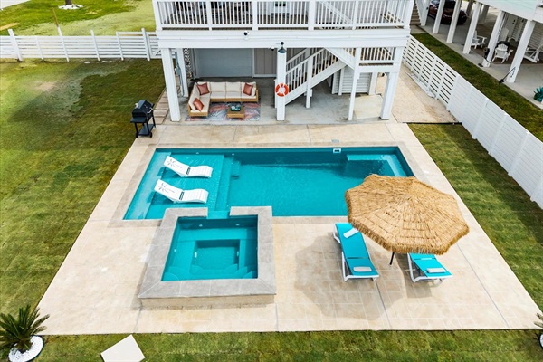 Your backyard oasis—swim, soak, and enjoy