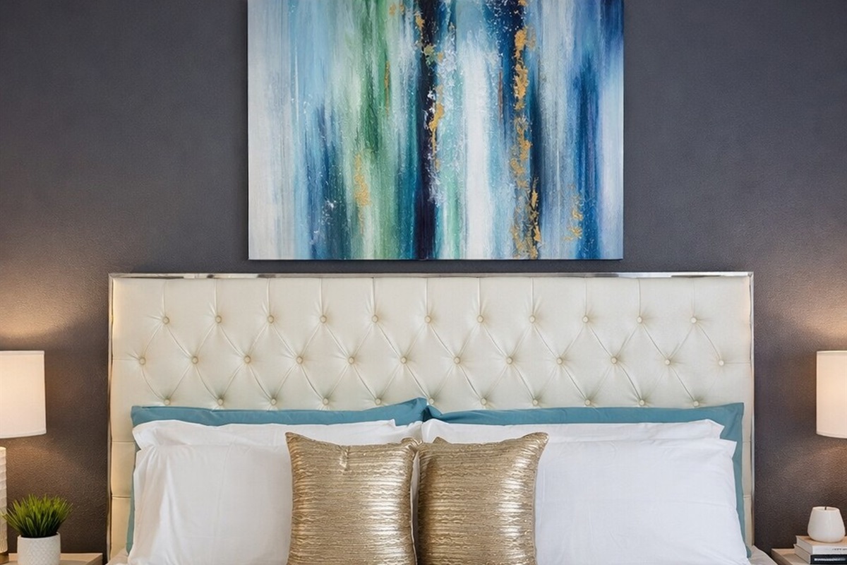 ✨ Retreat to your luxury king bedroom with fresh linens, a plush mattress, and modern Smart TV entertainment