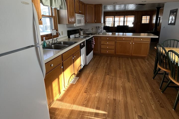 Kitchen for all your meals. 