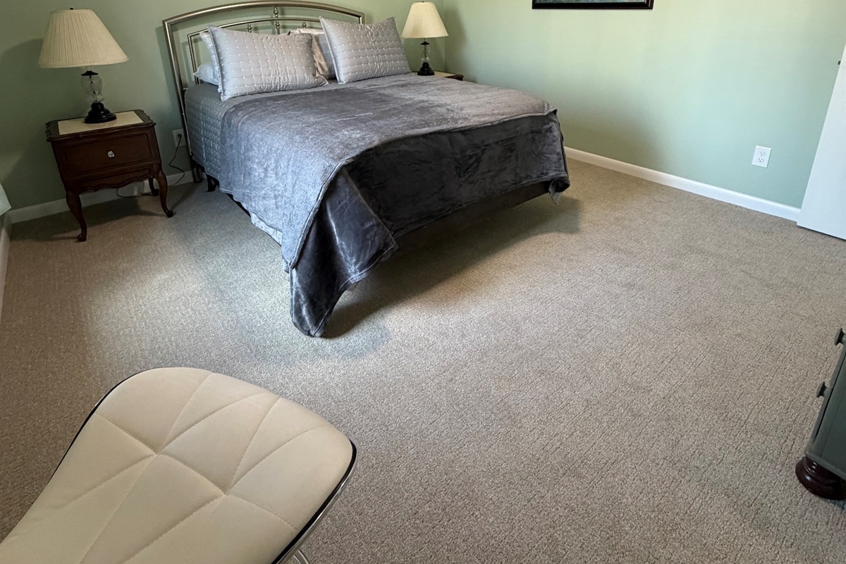 Queen Bed with quality linens