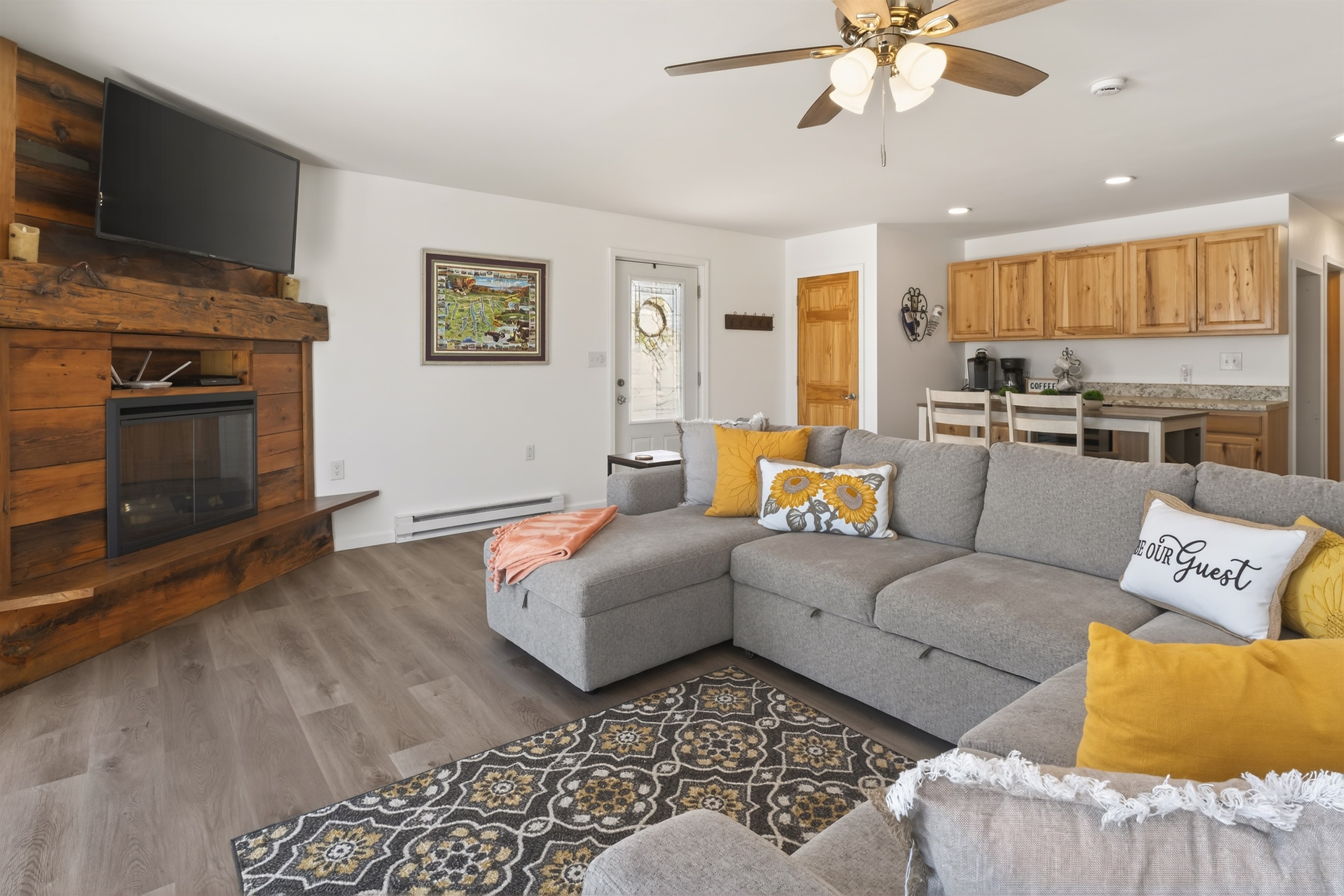 Spacious living room with fold out sofa
