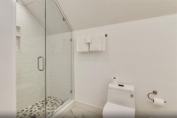 3rd floor bathroom with Shower