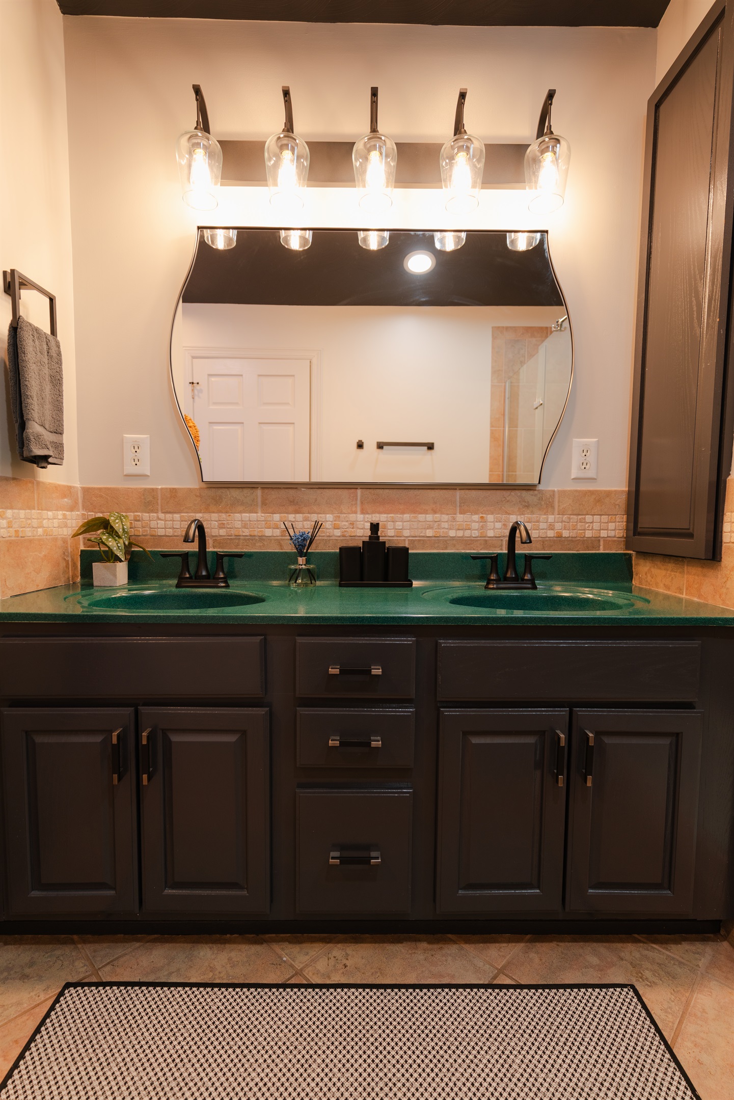 A well-equipped bathroom with the essentials guests need.