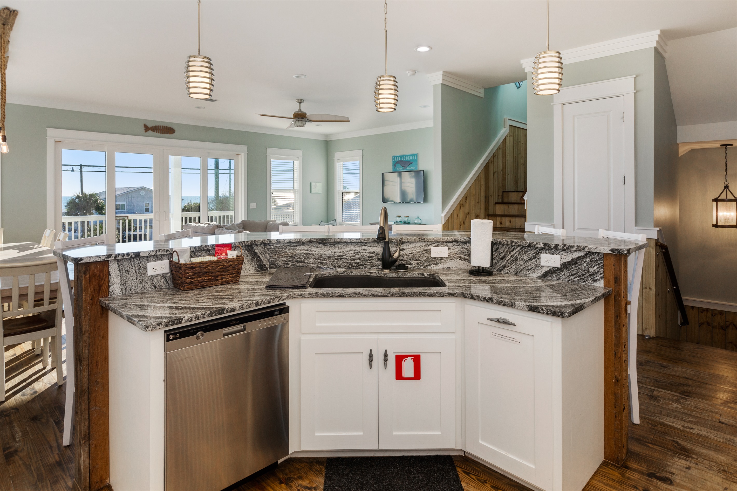 This open layout is perfect for being "together" no matter what you are spending time doing.