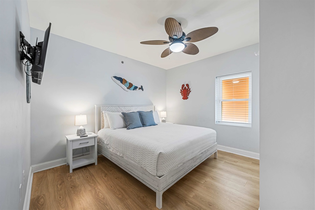 Bedroom 2: King bed, shares jack n jill bath | Sea Gull | 201 Oceanview | 1116 Ocean Blvd, Isle of Palms, SC | IOP Escapes