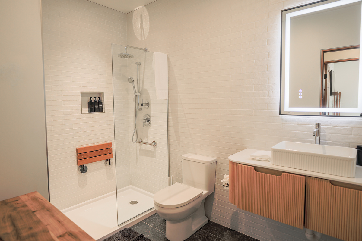 First floor Bath #2
