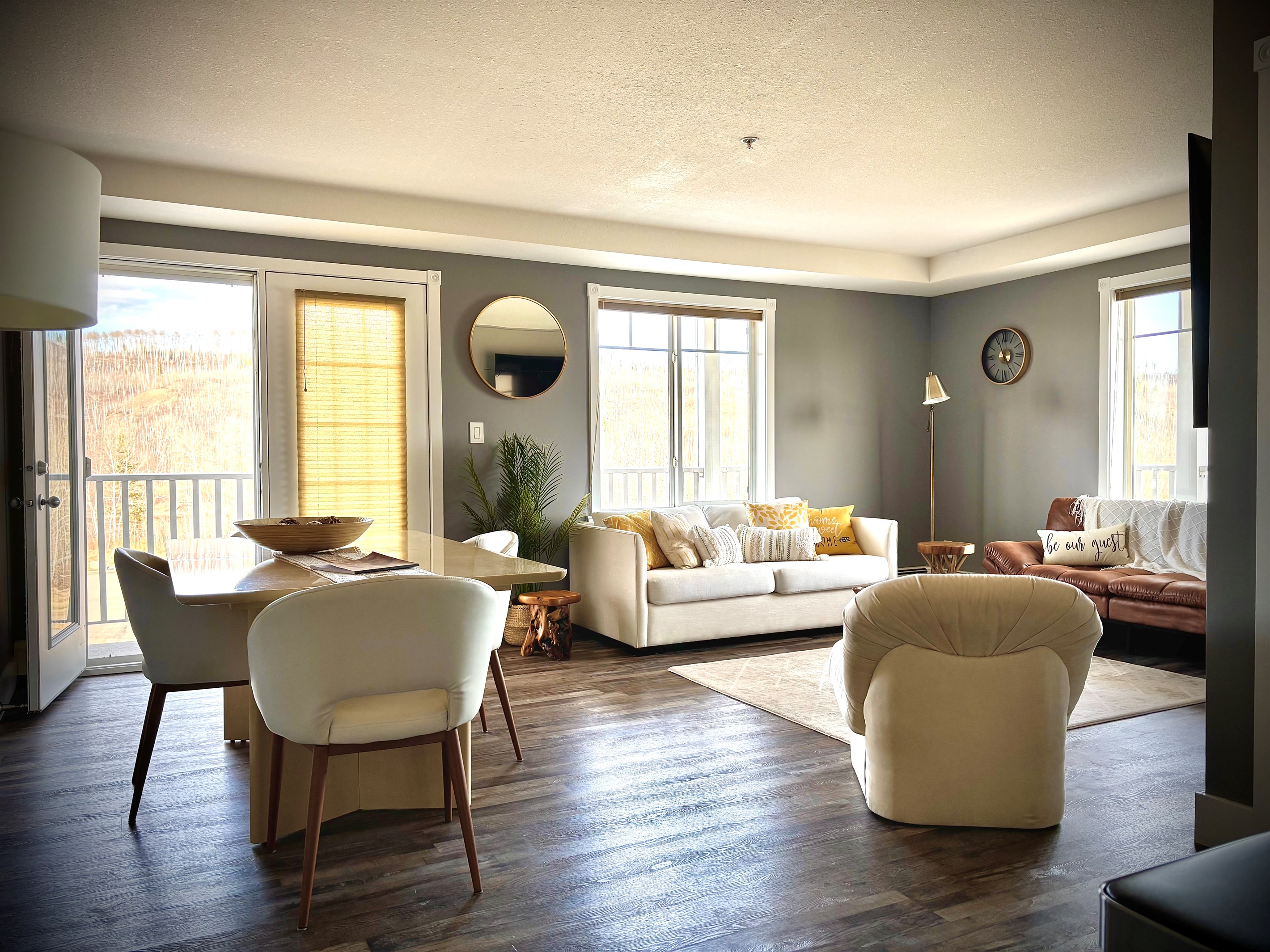 Dining area/living room and access to wraparound balcony