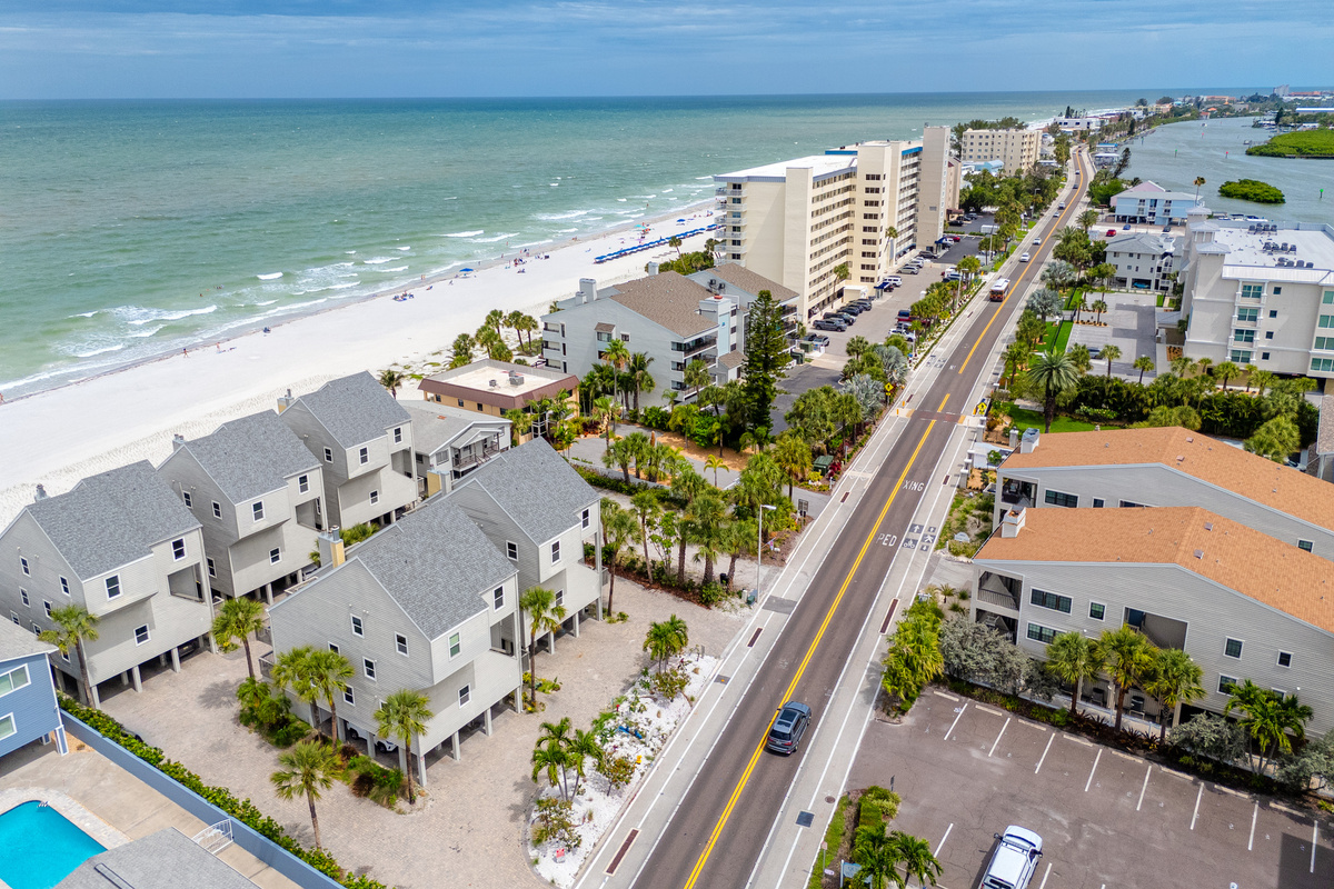 Easy access to surrounding beach towns
