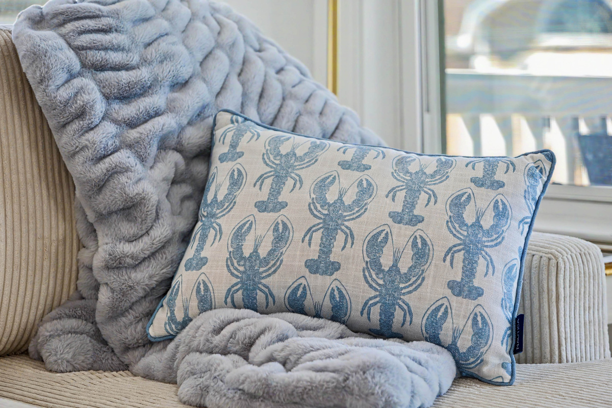 living_room_throw_pillow_lobster_pattern