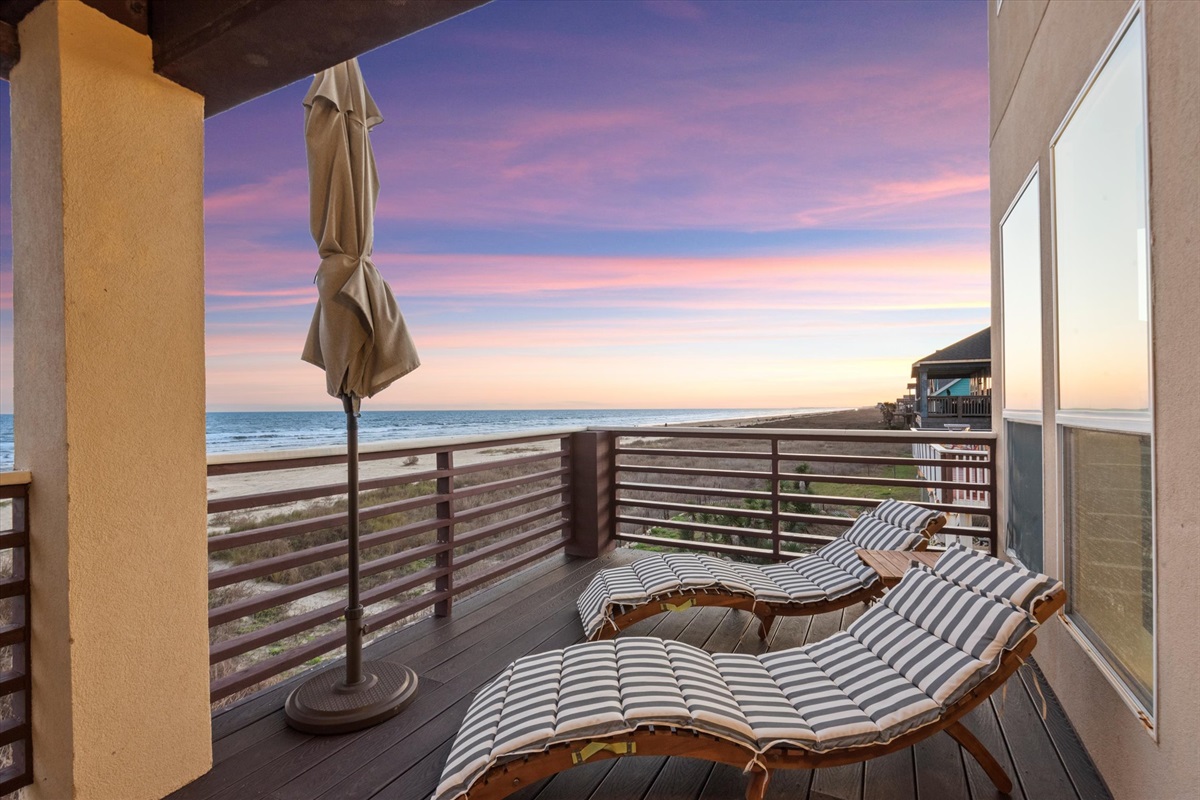 aad0400e1bb4476c99a325d076760300 Large | Beachhouse | Texas | TX | Vacation Homes | Galveston | Crystal Beach | Kokomo | Breezy Days | Beachfront Elegance | Sunrise Serenity | Southern Sands Property Management, LLC