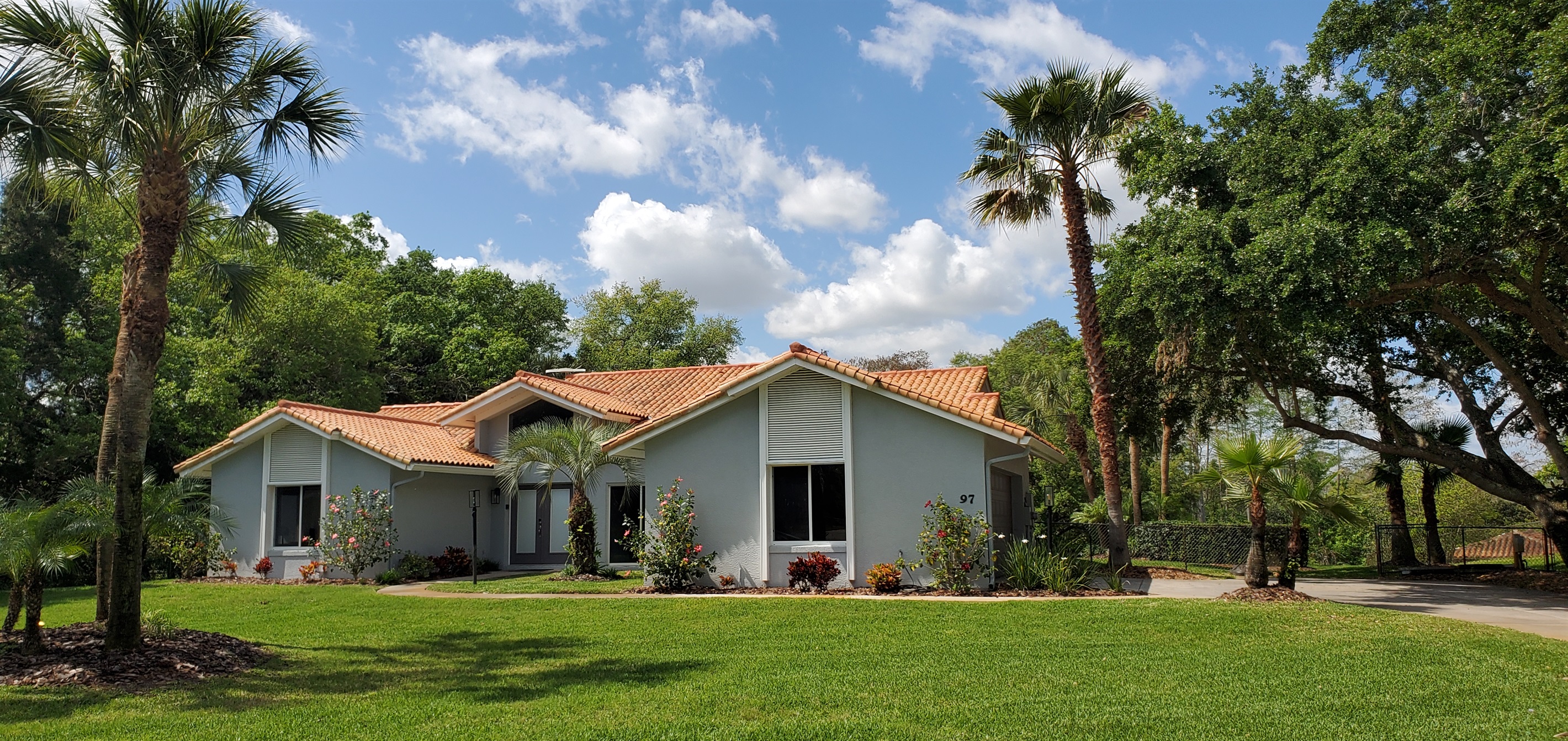 Front view of Sunset Cove