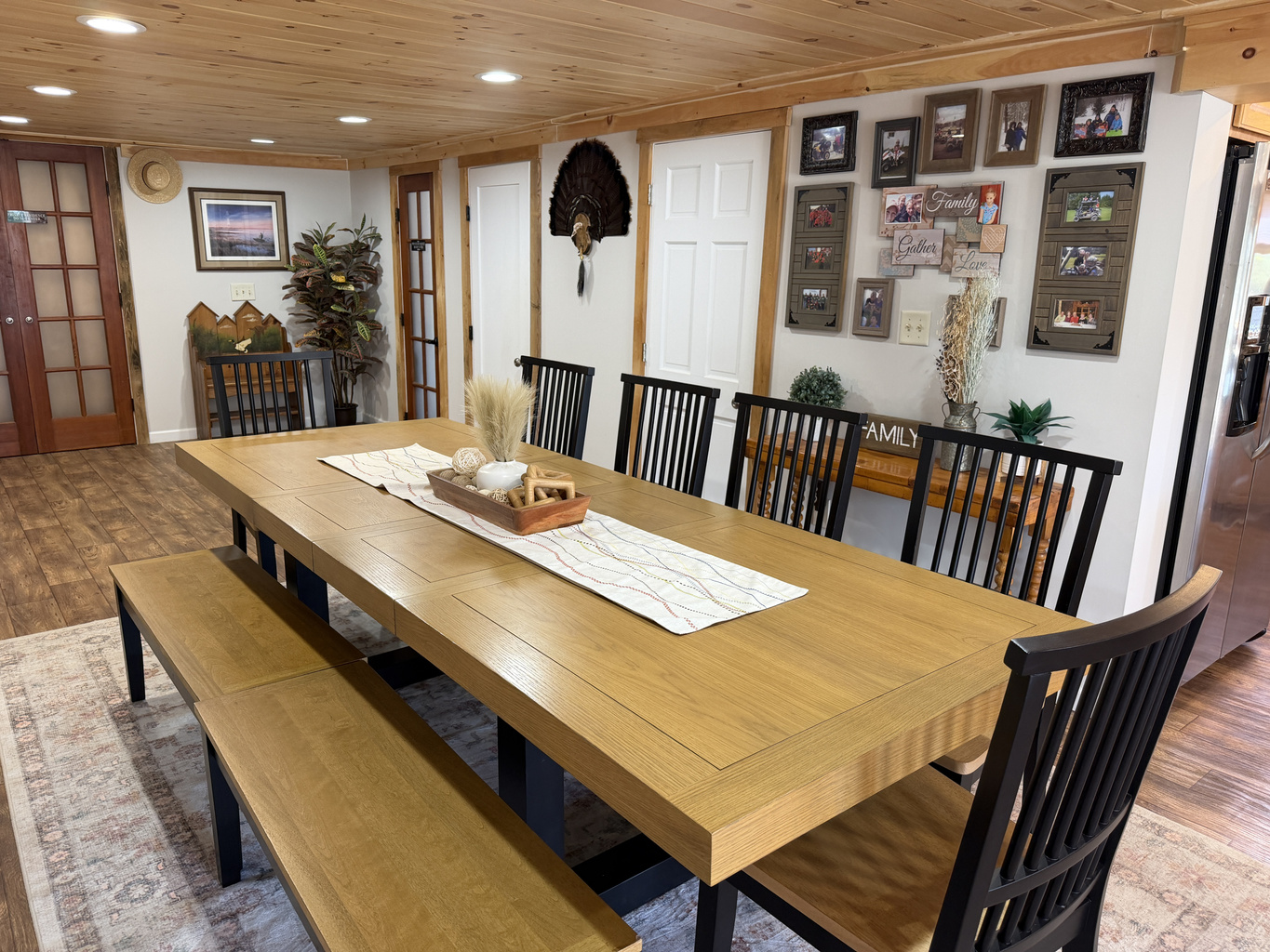 Farmhouse table at Red Barn Retreat