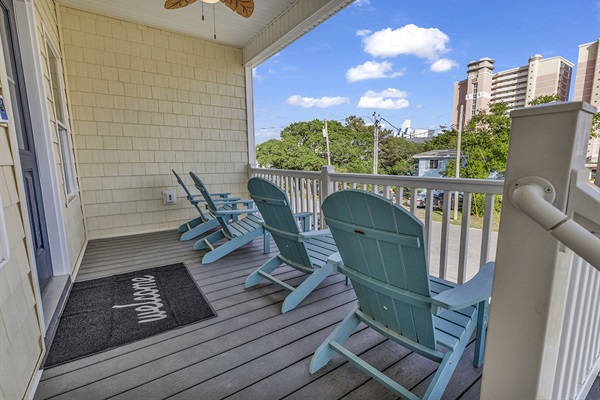 Step into relaxation paradise on our outdoor front patio and gaze upon the beach. Whether you're soaking up the sun's warmth or enjoying a refreshing breeze, this is the perfect spot