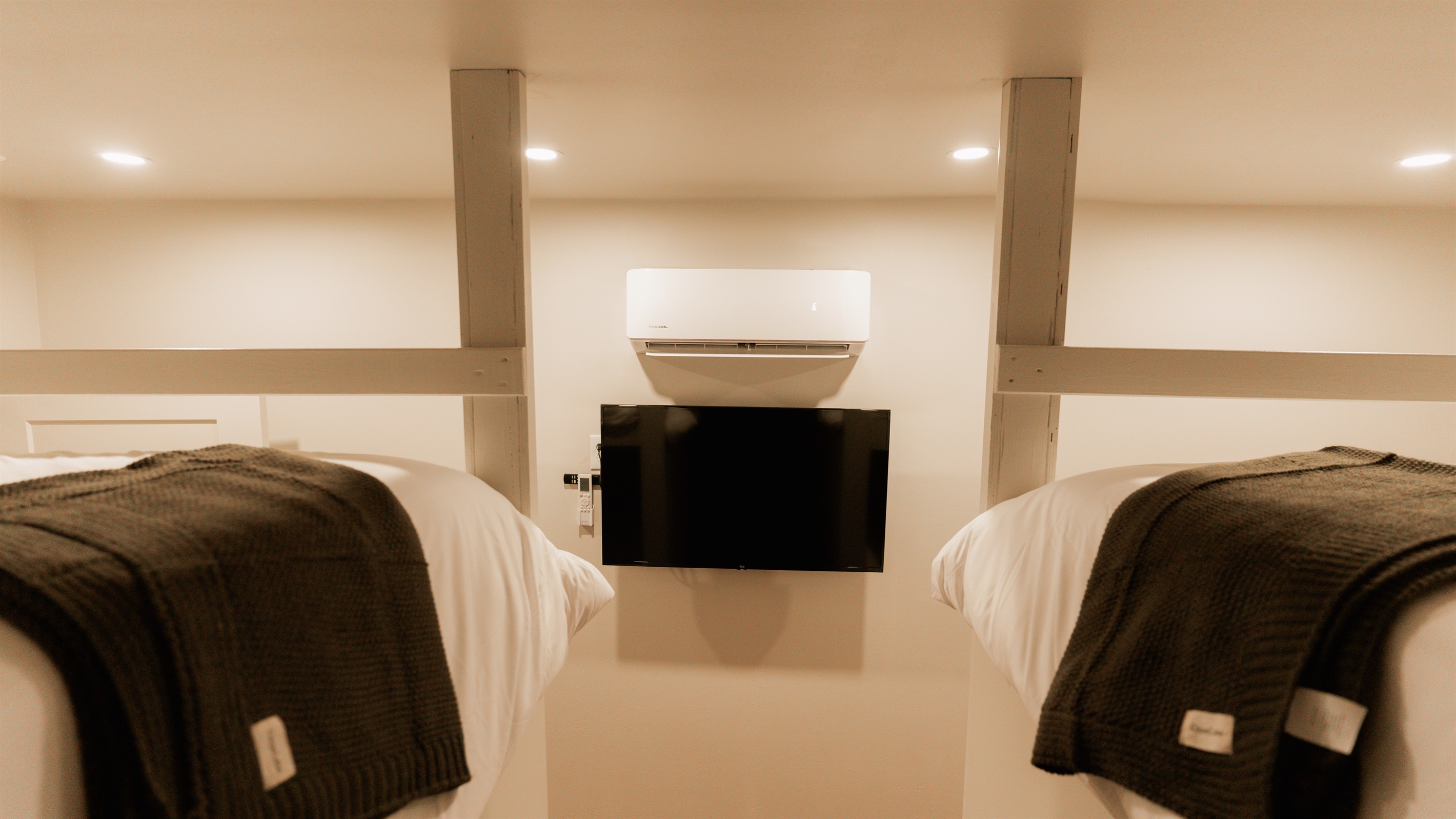 PawPaw's Bunk Room w/ Smart TV